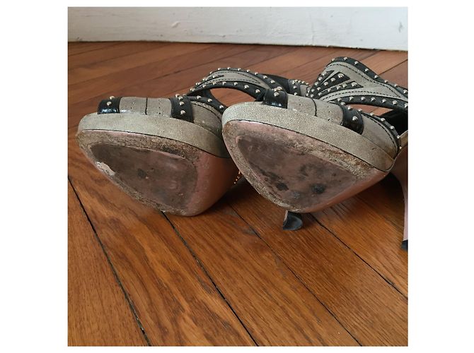 Sandali Prada borchiati T.37,5 Beige - vista 5