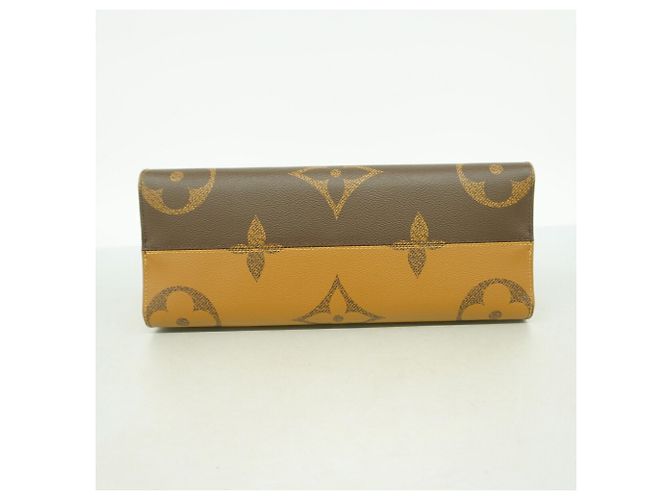Borsa Tote Louis Vuitton Monogram Giant Reverse OnTheGo MM Marrone - vista 3