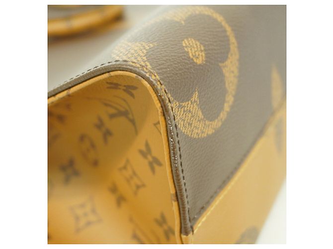 Borsa Tote Louis Vuitton Monogram Giant Reverse OnTheGo MM Marrone - vista 8