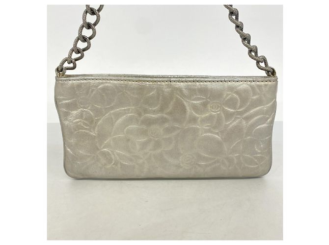 Pochette in pelle argento Chanel - vista 12