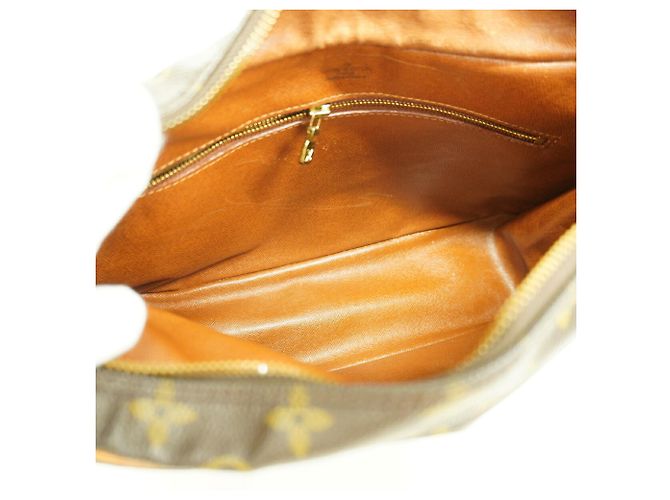 Borsa a Spalla Louis Vuitton Monogram Boulogne 30 Marrone - vista 4