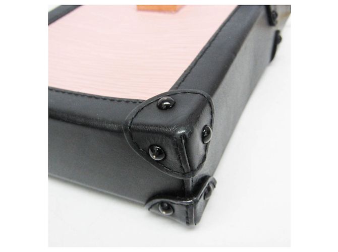Borsa a tracolla verticale Louis Vuitton Epi Trunk Nero Rosa - vista 4