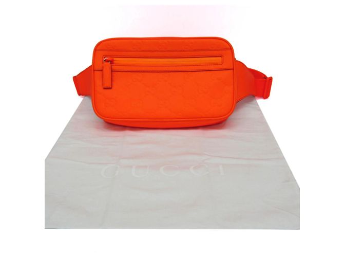 Borsa a tracolla Gucci GG con effetto gomma 771422 Arancione - vista 2