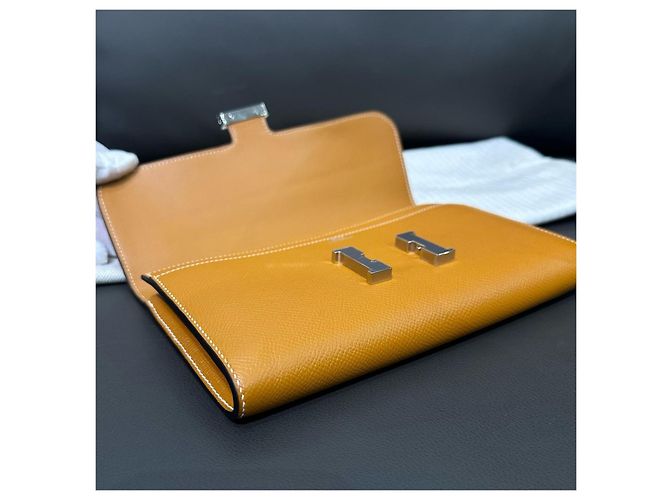 Cartera Hermès Constance en piel Epsom Camello - vista 6