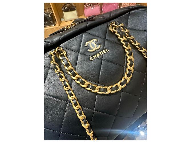 Bolso Bowling Maxi Chanel Negro - vista 4