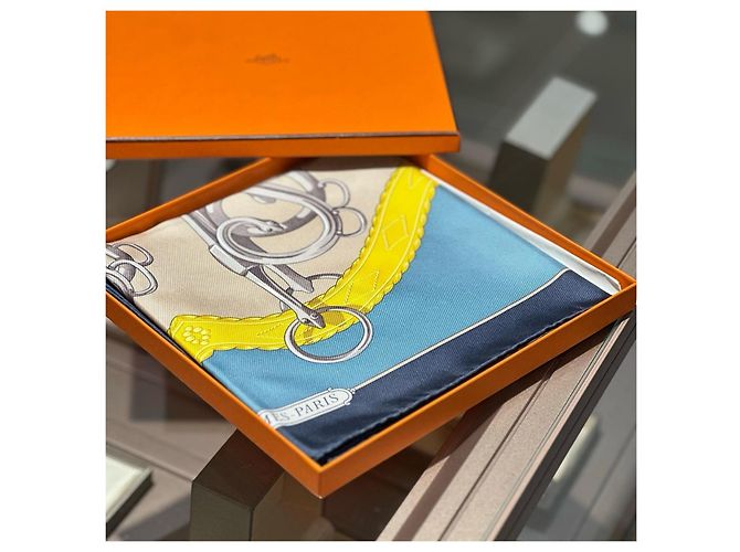 Pañuelo de seda Hermès Rosa Blanco Azul Beige Amarillo - vista 3