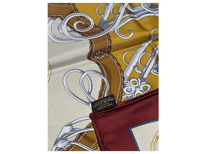 Lenço de seda Hermès Bege Dourado Bordeaux - vista 5