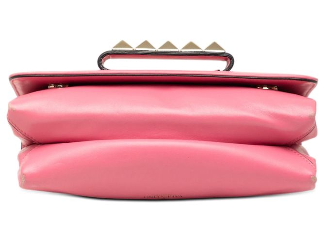 Clutch Rockstud Va Va Voom en cuero rosa con cadena Valentino - vista 3