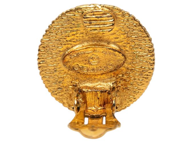 Orecchini Chanel Gold Gold Plated Round Floral Shield Clip On Earrings D'oro - vista 3