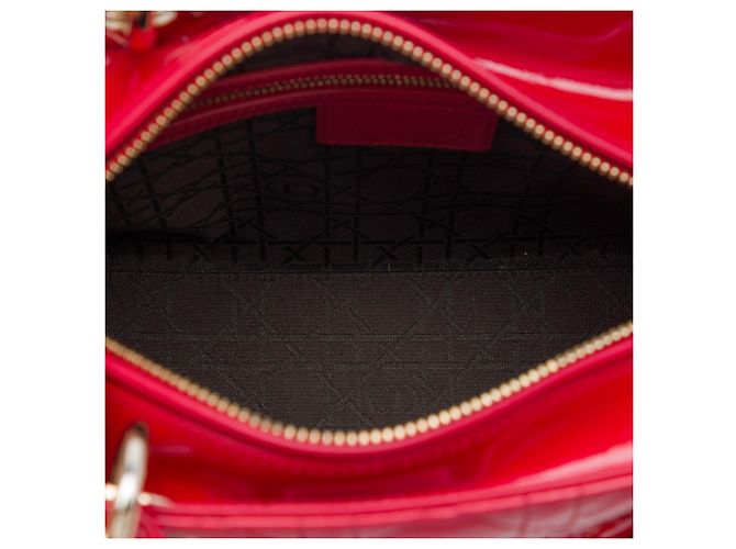 Lady Dior Cannage Dior rot Lackleder Medium - Ansicht 4