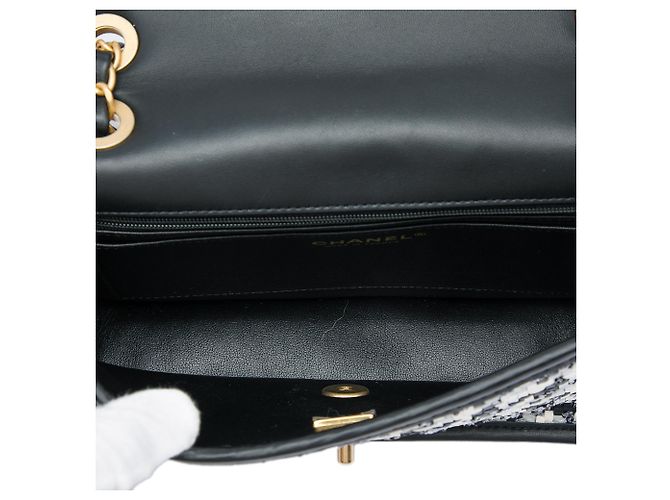 Chanel White CC Woven Lambskin and Viscose Houndstooth Single Flap - vista 4