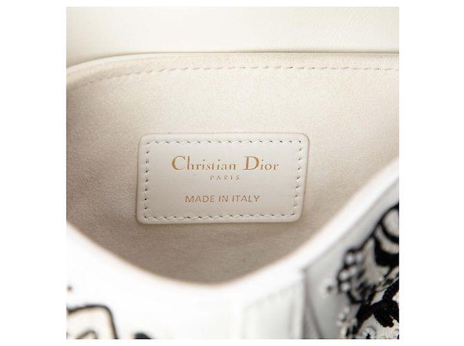 Borsa Saddle Dior bianca in pelle di vitello ricamata e decorata con perline Bianco - vista 5