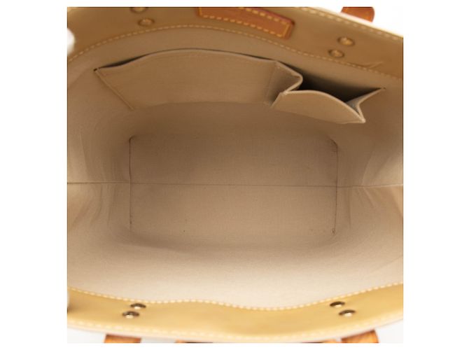 Louis Vuitton Beige Monogram Vernis Reade MM - vista 4