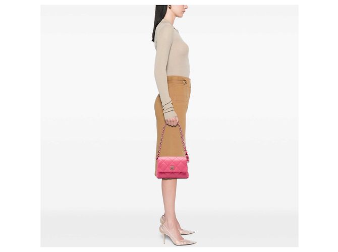 Chanel Pink Small Quilted Lambskin Logo Chain Strap Flap Rosa - vista 6