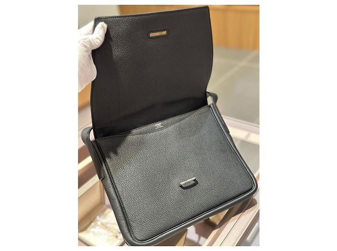 Borsa a tracolla Hermès Steve Light Junior Black Silver Buckle Togo Leather Messenger Bag Crossbody Nero - vista 6