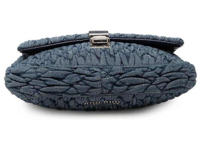 Borsa Miu Miu in denim matelassé blu con catena di cristalli - vista 3