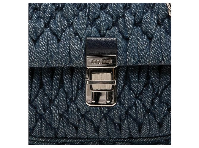 Borsa Miu Miu in denim matelassé blu con catena di cristalli - vista 6