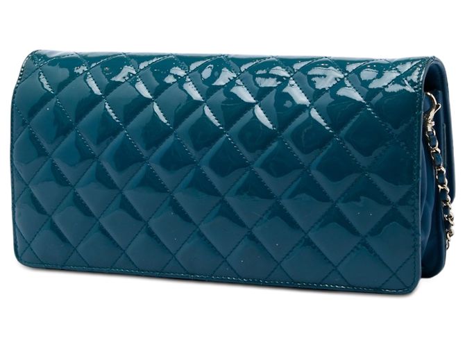 Wallet On Chain Portafoglio con catena Chanel Blue Quilted Patent Golden Class East West - vista 2