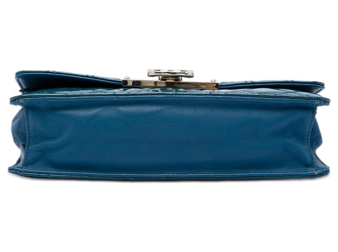 Wallet On Chain Portafoglio con catena Chanel Blue Quilted Patent Golden Class East West - vista 3