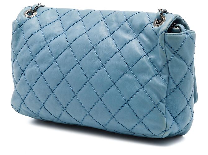 Chanel Blue Medium Quilted Calfskin Natural Beauty Split Pocket Flap Blu chiaro - vista 2