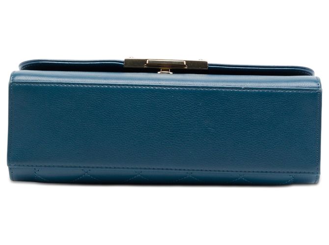 Chanel Blue Medium Quilted Grained Calfskin Label Click Top Handle Flap - vista 3
