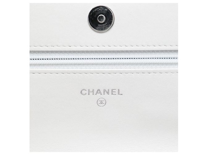 Portafoglio con catena Chanel 19 in agnello trapuntato bianco - vista 5