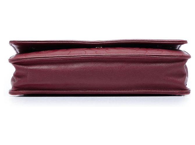 Wallet On Chain Carteira com corrente Chanel em couro de vitelo com relevo Red CC e camélia Vermelho Bordeaux - vista 3
