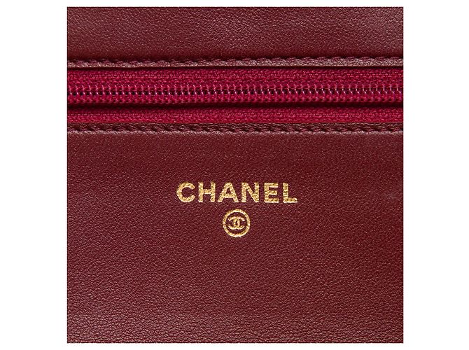 Wallet On Chain Carteira com corrente Chanel em couro de vitelo com relevo Red CC e camélia Vermelho Bordeaux - vista 5