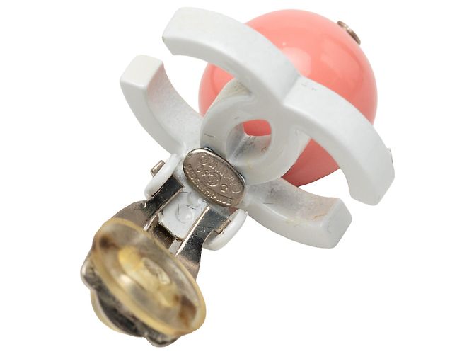 Orecchini a clip Chanel White CC Placcati Oro con Sfera in Resina Bianco - vista 3