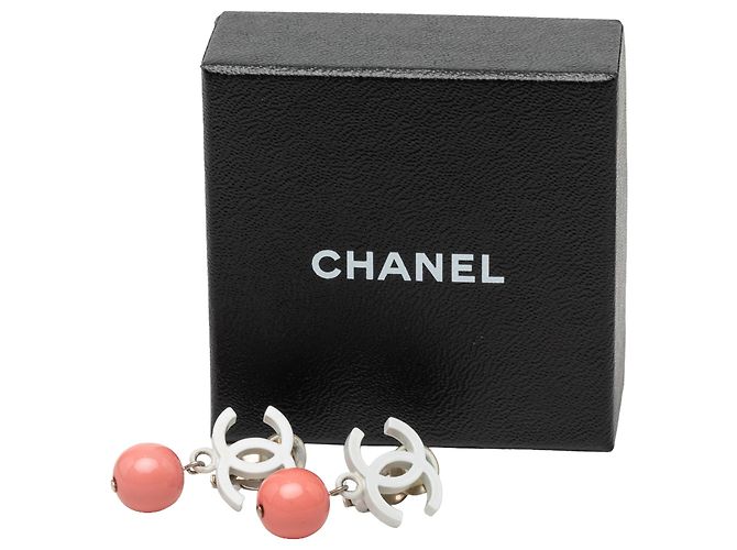 Orecchini a clip Chanel White CC Placcati Oro con Sfera in Resina Bianco - vista 4