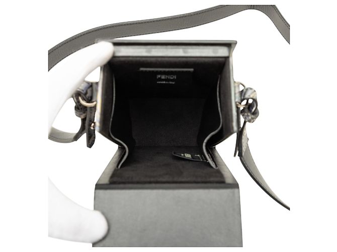 Fendi Bolso bandolera vertical de piel lisa gris con estampado de mármol Castaño - vista 4