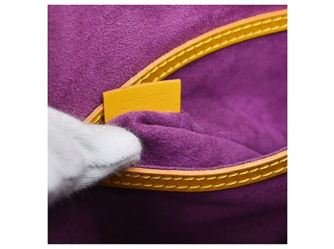 Louis Vuitton Alma Epi MM Giallo - vista 5