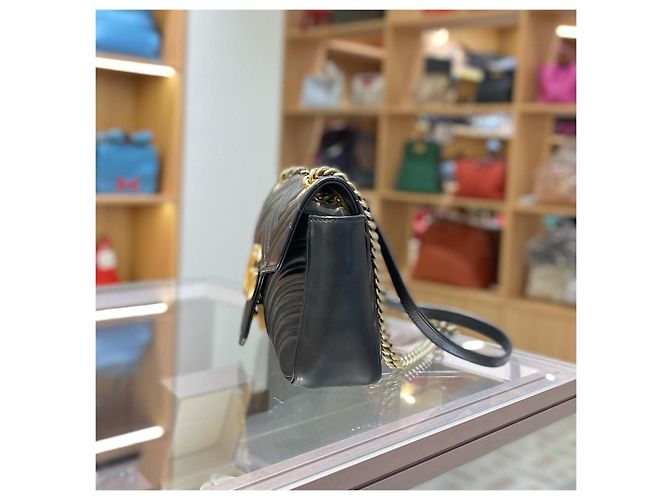 Borsa a tracolla Gucci Marmont piccola in pelle nera Nero - vista 3