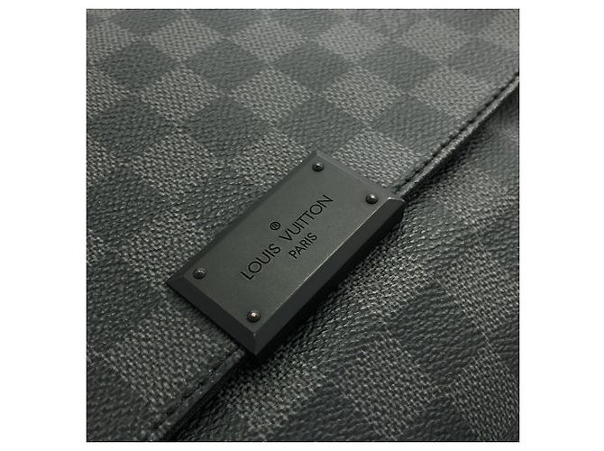Borsa a tracolla Louis Vuitton Damier Graphite District PM Damier ebene - vista 4