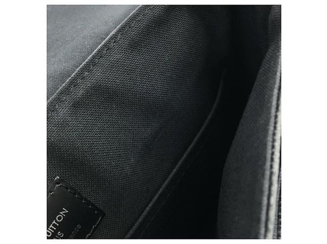 Borsa a tracolla Louis Vuitton Damier Graphite District PM Damier ebene - vista 8