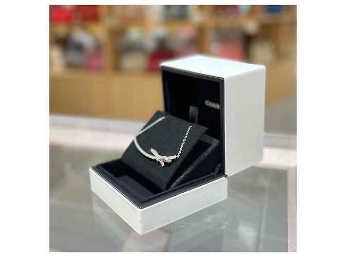 Collana corta Ruban di Chanel in oro bianco 18K con diamanti Argento - vista 3