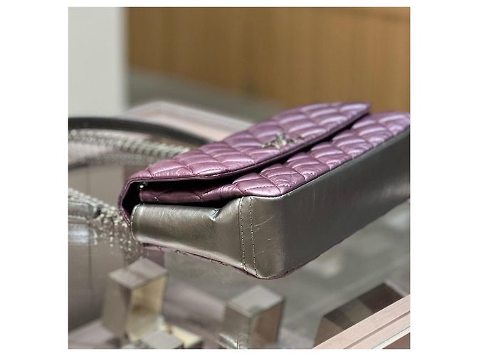 Borsa Chanel Classic Flap Medium in agnello metallizzato viola Porpora - vista 3