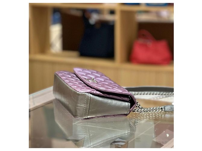 Borsa Chanel Classic Flap Medium in agnello metallizzato viola Porpora - vista 4