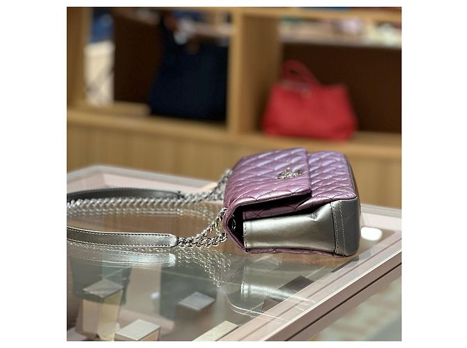 Borsa Chanel Classic Flap Medium in agnello metallizzato viola Porpora - vista 5