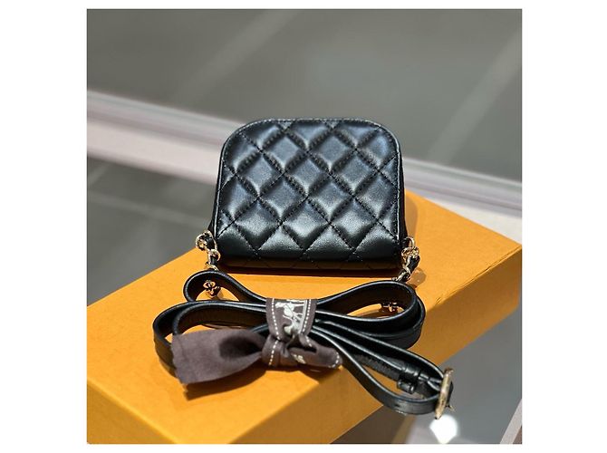 Mini borsa Chanel flap in pelle trapuntata nera con set di pochette in tweed Nero Bianco Multicolore - vista 6