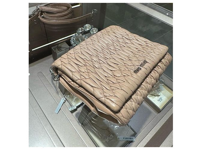 Borsa a tracolla Miu Miu Matelassé con cristalli Beige - vista 4