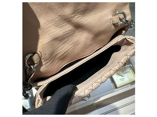 Borsa a tracolla Miu Miu Matelassé con cristalli Beige - vista 6