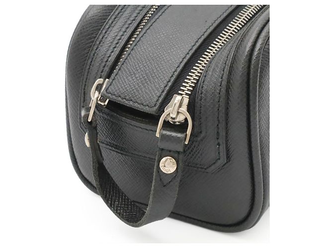 Pochette Louis Vuitton Taiga Trouse Ivan Clutch Handbag Pouch Gris - vista 5