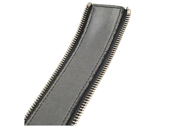 Pochette Louis Vuitton Taiga Trouse Ivan Clutch Handbag Pouch Gris - vista 8