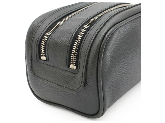 Pochette Louis Vuitton Taiga Trouse Ivan Clutch Handbag Pouch Gris - vista 9