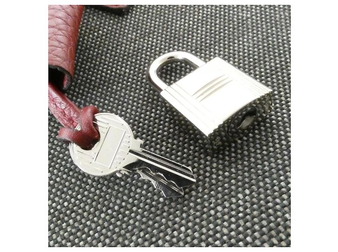 Hermès Hermes Victoria II 12H Handtasche Rot - Ansicht 3