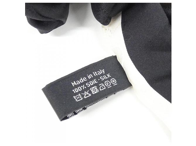 Coletero de seda Chanel AA7530 Negro Crudo - vista 5