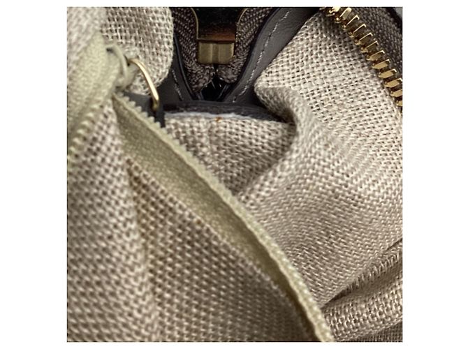 Gucci Small Bree Micro Guccissima Handtasche aus grauem Leder - Ansicht 8