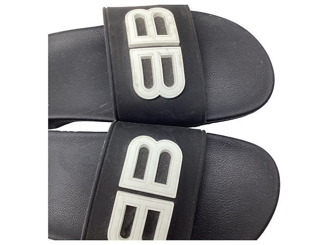 Everyday Zoccoli Balenciaga BB Pool in gomma nera Nero - vista 8