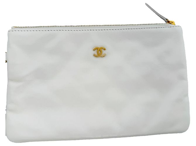 Timeless Chanel Quilted Small Chanel 22 in pelle di vitello lucida bianca Marrone Rosso - vista 13